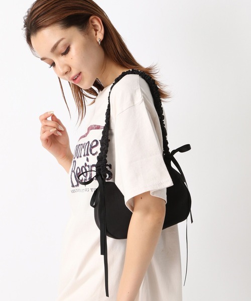 FOREVER 21(フォーエバー トゥエンティーワン)の「【2024SS】サイドリボンミニバッグ(ハンドバッグ・レディース・ブラック/ネイビー/レッド・FREE)」の19枚目の写真