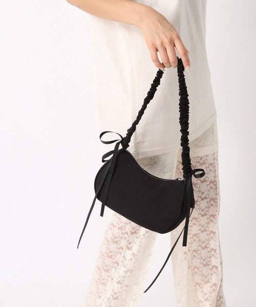 FOREVER 21(フォーエバー トゥエンティーワン)の「【2024SS】サイドリボンミニバッグ(ハンドバッグ・レディース・ブラック/ネイビー/レッド・FREE)」の18枚目の写真