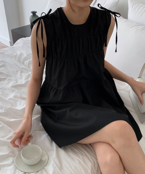 gossip!ロサンゼルス(ゴシップロサンゼルス)の「ショルダーストリングギャザーワンピース(ワンピース・レディース・ホワイト/ブラック・FREE)」の3枚目の写真