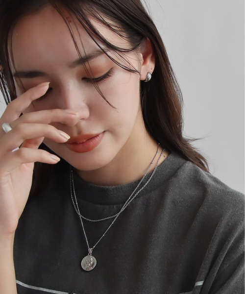abaskdesign(アバスクデザイン)の「金属アレルギー対応 ストライプスモールドロップステンレスピアス(ピアス(両耳用)・レディース・ゴールド/シルバー・FREE)」の8枚目の写真