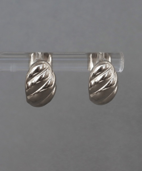 abaskdesign(アバスクデザイン)の「金属アレルギー対応 ストライプスモールドロップステンレスピアス(ピアス(両耳用)・レディース・ゴールド/シルバー・FREE)」の11枚目の写真