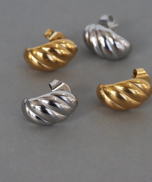 abaskdesign(アバスクデザイン)の「金属アレルギー対応 ストライプスモールドロップステンレスピアス(ピアス(両耳用)・レディース・ゴールド/シルバー・FREE)」の16枚目の写真