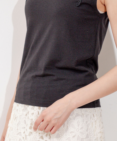 Jayro(ジャイロ)の「フラワー刺繍プルオーバー(Tシャツ/カットソー・レディース・ホワイト系その他/ブルー/ブラック/ベージュ・M)」の17枚目の写真