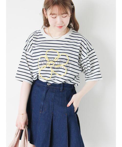 ehka sopo(エヘカソポ)の「柄アソート花ロゴプリントTシャツ(Tシャツ/カットソー・レディース・ネイビー/オフホワイト/ブラック/グリーン・F)」の1枚目の写真