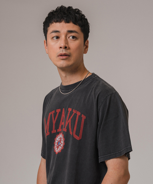 REMI RELIEF（レミレリーフ）の「REMI RELIEF(レミレリーフ) 別注 ミャクミャク Tシャツ（Tシャツ/カットソー・メンズ・ブラック/アイボリー/ネイビー・MEDIUM/LARGE/X-LARGE）」の13枚目の写真