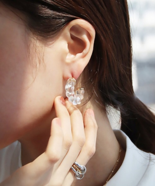 abaskdesign(アバスクデザイン)の「金属アレルギー対応 アクリルカラーツイストピアス(ピアス(両耳用)・レディース・グリーン/ブルー/ブラウン/クリア・FREE)」の4枚目の写真