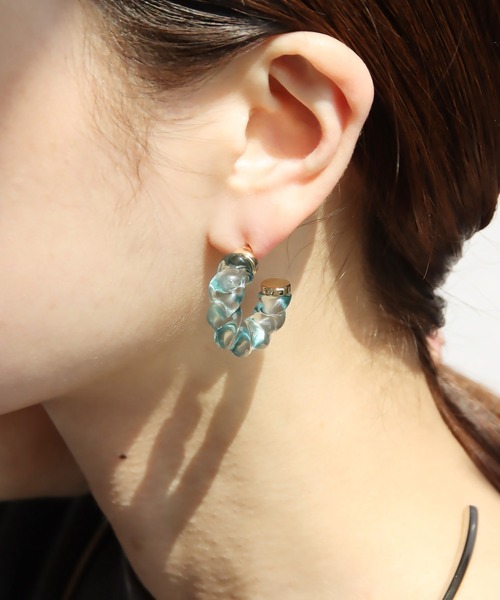 abaskdesign(アバスクデザイン)の「金属アレルギー対応 アクリルカラーツイストピアス(ピアス(両耳用)・レディース・グリーン/ブルー/ブラウン/クリア・FREE)」の13枚目の写真