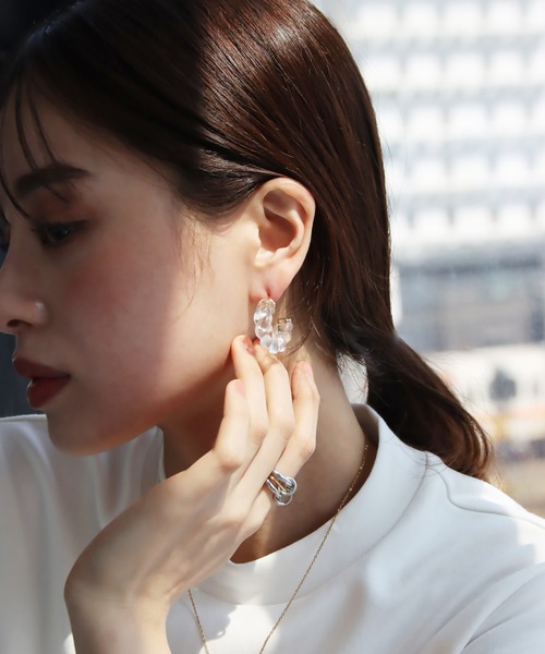 abaskdesign(アバスクデザイン)の「金属アレルギー対応 アクリルカラーツイストピアス(ピアス(両耳用)・レディース・グリーン/ブルー/ブラウン/クリア・FREE)」の15枚目の写真