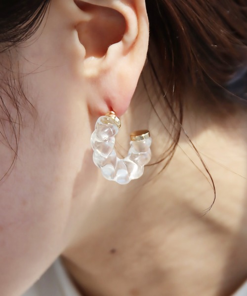 abaskdesign(アバスクデザイン)の「金属アレルギー対応 アクリルカラーツイストピアス(ピアス(両耳用)・レディース・グリーン/ブルー/ブラウン/クリア・FREE)」の16枚目の写真