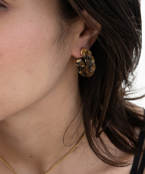 abaskdesign(アバスクデザイン)の「金属アレルギー対応 アクリルカラーツイストピアス(ピアス(両耳用)・レディース・グリーン/ブルー/ブラウン/クリア・FREE)」の8枚目の写真