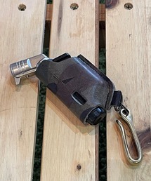 sense of fun sola（センスオブファンソラ）の「SOTOマイクロトーチ用カバー真鍮フック付迷彩イタリアンレザー（アウトドアグッズ）」