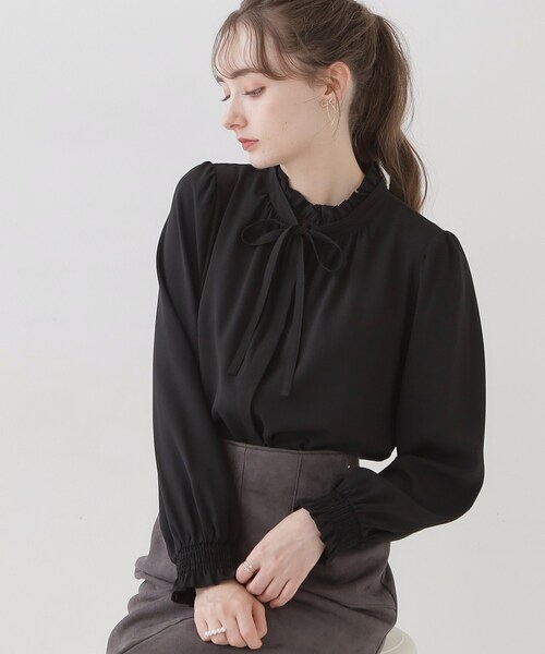 couture brooch（クチュールブローチ）の「◆【好印象なレディブラウス】タイ付きピコフリルブラウス（シャツ/ブラウス・レディース・ライトグレー/ブラック/アイボリー・38/36/40/42）」の3枚目の写真