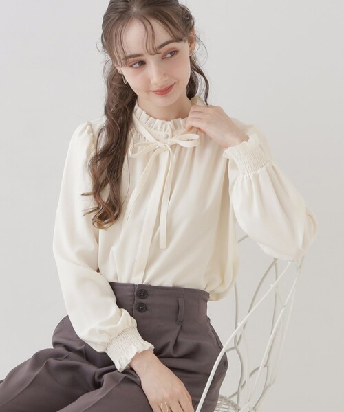 couture brooch（クチュールブローチ）の「◆【好印象なレディブラウス】タイ付きピコフリルブラウス（シャツ/ブラウス・レディース・ライトグレー/ブラック/アイボリー・38/36/40/42）」の14枚目の写真