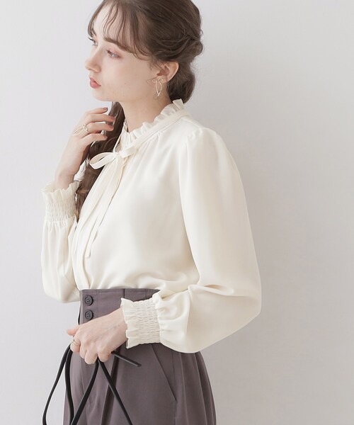 couture brooch（クチュールブローチ）の「◆【好印象なレディブラウス】タイ付きピコフリルブラウス（シャツ/ブラウス・レディース・ライトグレー/ブラック/アイボリー・38/36/40/42）」の15枚目の写真