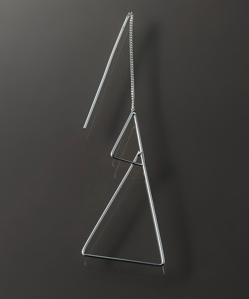 YArKA（ヤーカ）の「【YArKA/ヤーカ】narrow stick 2 triangle earing(pierce)[pcps] / 細棒2三角ピアス（ピアス（両耳用）・レディース・シルバー・FREE）」の2枚目の写真