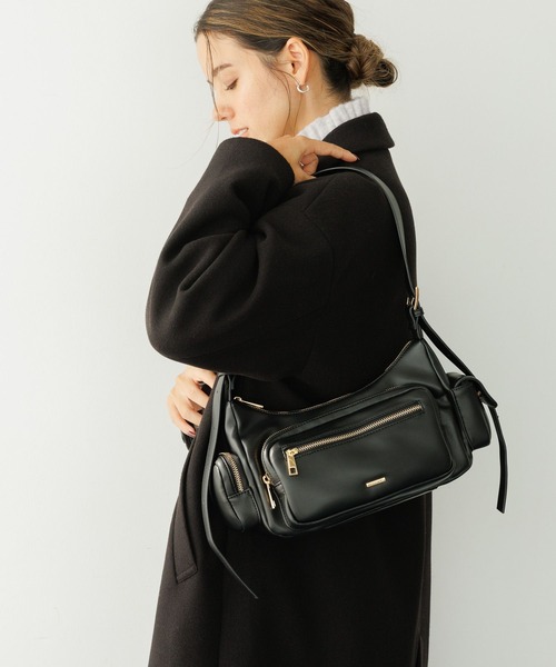 BAYFLOW（ベイフロー）の「[斜めがけもできる]ポケット2WAYバッグ（ハンドバッグ・レディース・ブラック/オフホワイト・FREE）」の2枚目の写真