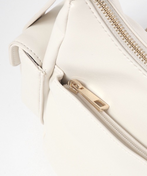 BAYFLOW（ベイフロー）の「[斜めがけもできる]ポケット2WAYバッグ（ハンドバッグ・レディース・ブラック/オフホワイト・FREE）」の19枚目の写真