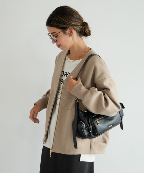 BAYFLOW（ベイフロー）の「[斜めがけもできる]ポケット2WAYバッグ（ハンドバッグ・レディース・ブラック/オフホワイト・FREE）」の7枚目の写真