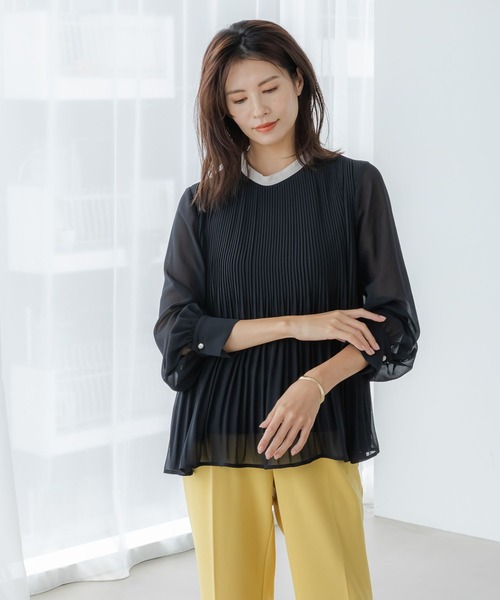 Elura(エルーラ)の「サラサラ着映えプリーツブラウス/144541(シャツ/ブラウス・レディース・ライトブルー/ブラック/ピンクベージュ/ベージュ・FREE)」の2枚目の写真