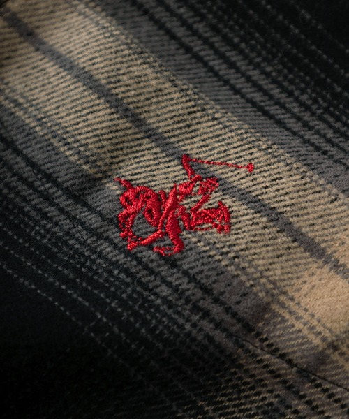BEVERLY HILLS POLO CLUB（ビバリーヒルズポロクラブ）の「【BEVERLY HILLS POLO CLUB/ビバリーヒルズポロクラブ】ブランドロゴ ワンポイント刺繍デザイン  レギュラーカラー チェック柄ネルシャツ/長袖シャツ/ビッグシルエット（シャツ/ブラウス・メンズ・ブラック/ダークグリーン/ブラック×ブルー/ブルー系その他・M/L）」の9枚目の写真