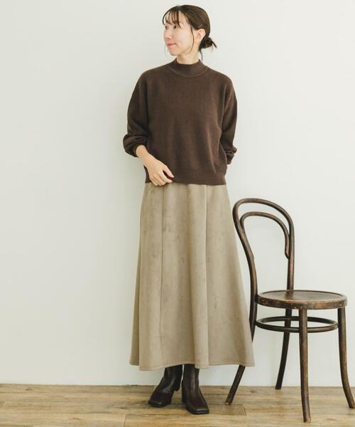 ITEMS URBANRESEARCH（アイテムズ アーバンリサーチ）の「フェイクスエードタックフレアスカート（スカート・レディース・モカ/チャコールグレー/ライトベージュ・FREE）」の15枚目の写真