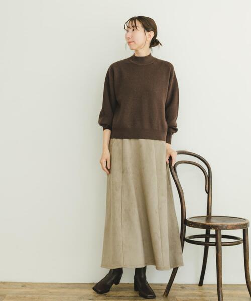 ITEMS URBANRESEARCH（アイテムズ アーバンリサーチ）の「フェイクスエードタックフレアスカート（スカート・レディース・モカ/チャコールグレー/ライトベージュ・FREE）」の16枚目の写真