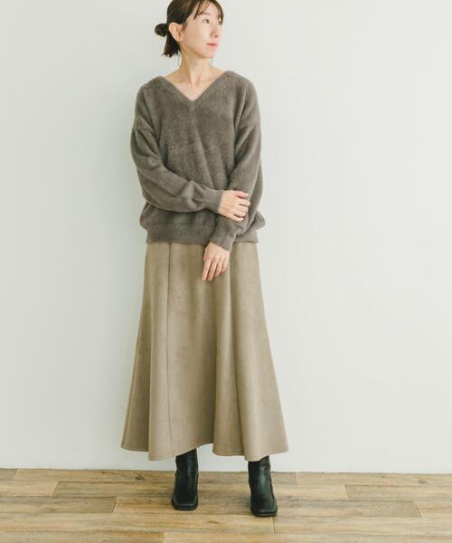 ITEMS URBANRESEARCH（アイテムズ アーバンリサーチ）の「フェイクスエードタックフレアスカート（スカート・レディース・モカ/チャコールグレー/ライトベージュ・FREE）」の17枚目の写真