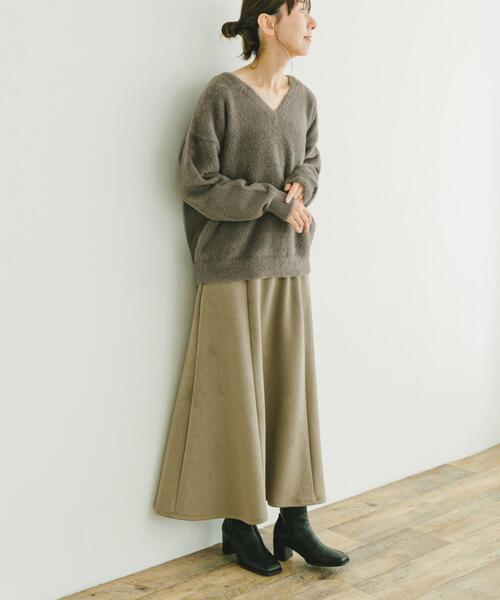 ITEMS URBANRESEARCH（アイテムズ アーバンリサーチ）の「フェイクスエードタックフレアスカート（スカート・レディース・モカ/チャコールグレー/ライトベージュ・FREE）」の19枚目の写真