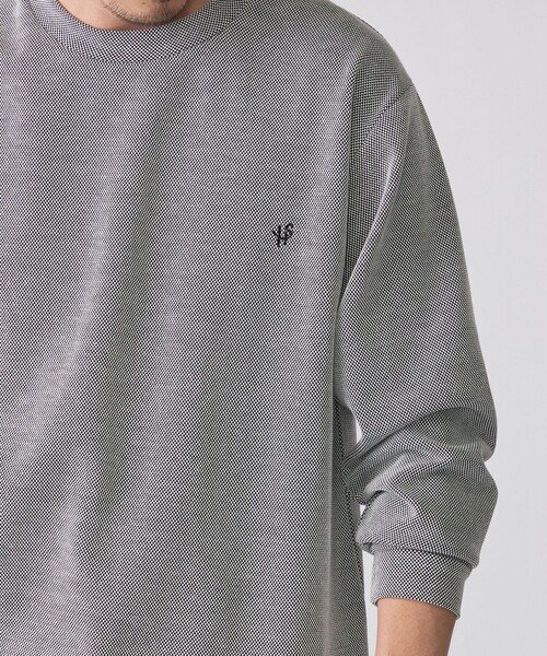 SHIPS（シップス）の「【WEB限定】SHIPS:〈抗菌・防臭〉ワンポイント ロゴ バーズアイ クルーネック 長袖 Tシャツ（Tシャツ/カットソー・メンズ・ブラック/ホワイト/ライトグレー/ダークグレー/ネイビー・SMALL/MEDIUM/LARGE/X-LARGE）」の4枚目の写真