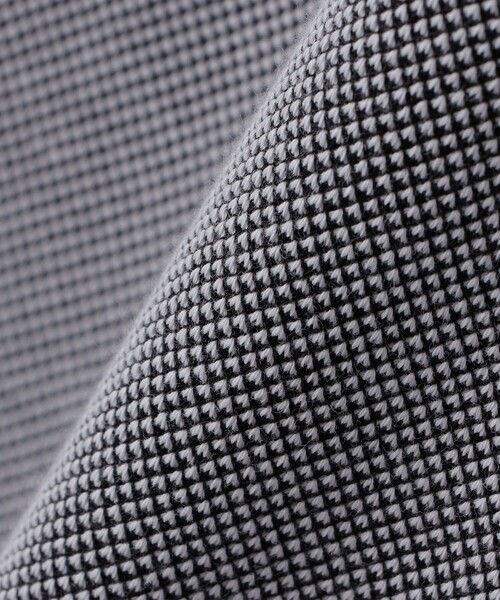 SHIPS（シップス）の「【WEB限定】SHIPS:〈抗菌・防臭〉ワンポイント ロゴ バーズアイ クルーネック 長袖 Tシャツ（Tシャツ/カットソー・メンズ・ブラック/ホワイト/ライトグレー/ダークグレー/ネイビー・SMALL/MEDIUM/LARGE/X-LARGE）」の7枚目の写真