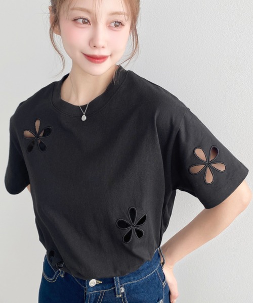 moment+(モーメントプラス)の「フラワー刺繍半袖Tシャツ(Tシャツ/カットソー・レディース・ピンク/オートミール/オフホワイト/ブラック/マルチ・M/L)」の7枚目の写真