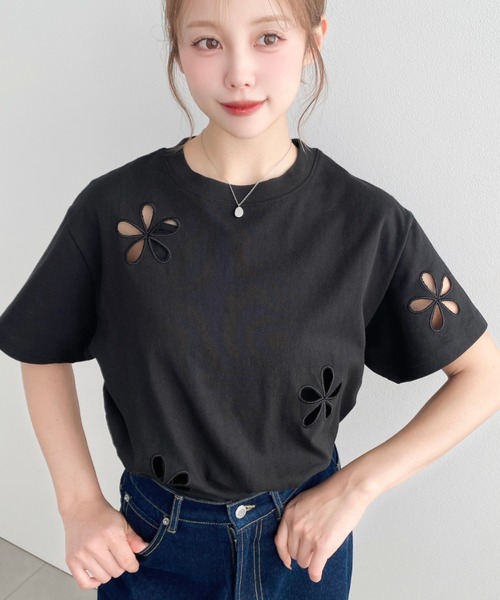 moment+(モーメントプラス)の「フラワー刺繍半袖Tシャツ(Tシャツ/カットソー・レディース・ピンク/オートミール/オフホワイト/ブラック/マルチ・M/L)」の10枚目の写真