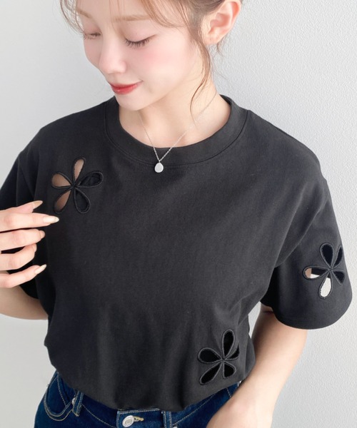 新品値下げ★Russelunoラッセルノ 花刺繍 半袖Tシャツ M 黒 セール】フラワー刺繍半袖Tシャツ（Tシャツ/カットソー）｜moment+