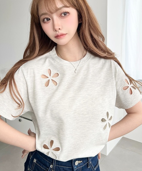美品❣️MACHATT マチャット フォルムプルオーバー フラワー 刺繍 moment+（モーメントプラス）の「フラワー刺繍半袖Tシャツ（Tシャツ