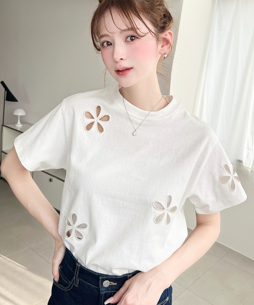 フラワー刺繍半袖Tシャツ（Tシャツ/カットソー）｜moment+（モーメント