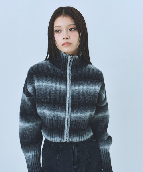 UNITED TOKYO(ユナイテッドトウキョウ)の「【残りわずか!】アルパカニットショートカーディガン|軽量/保温(ニット/セーター・レディース・ブラック/グレイッシュベージュ・FREE)」の4枚目の写真