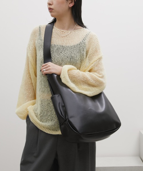 Aunt Marie's（アントマリーズ）の「フェイクレザーBIGムーンショルダーバッグ【PC・A4サイズ収納可/通勤・通学にもおすすめ】（ショルダーバッグ・レディース・ブラック/ブラウン・FREE）」の11枚目の写真