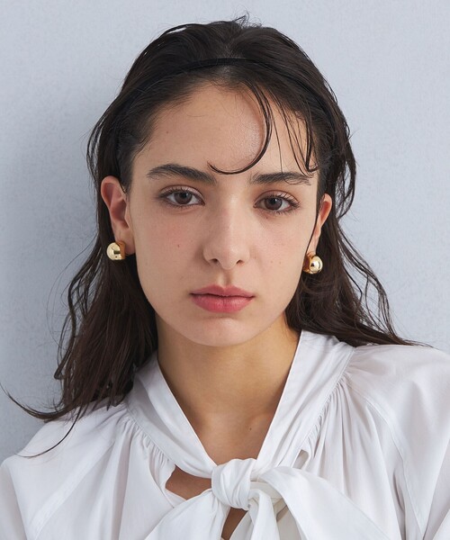 green label relaxing(グリーンレーベルリラクシング)の「【WEB限定】スリム ベルベット カチューシャ(カチューシャ・レディース・ブラック・FREE)」の2枚目の写真