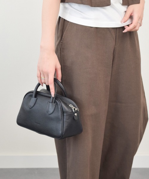 RIPANI(リパーニ)の「【RIPANI】レザーミニボストンバッグ(Q56401)(ボストンバッグ・レディース・ホワイト/ブラック/レッド/ライトブルー・ALL)」の1枚目の写真