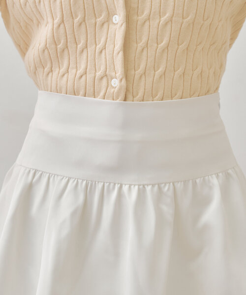 Chico（チコ）の「切り替えサテンライクバルーンスカート（スカート・レディース・ホワイト/ブラック/ライトベージュ/ネイビー・FREE）」の16枚目の写真