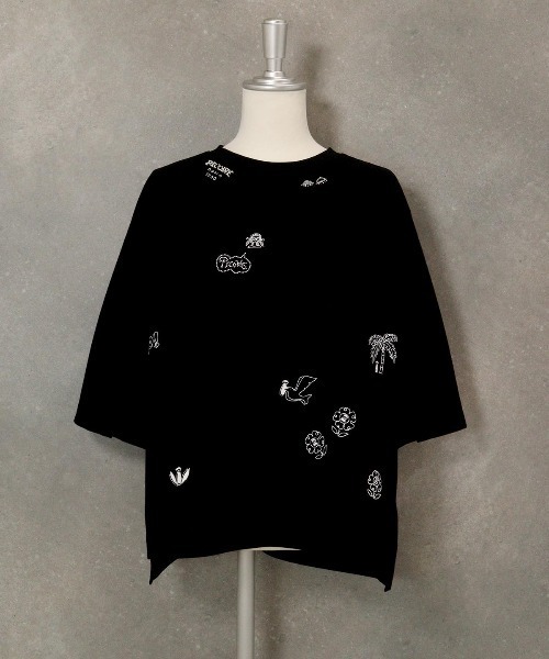 STUDIO PICONE(スタジオピッコーネ)の「ハーフスリーブ刺繍プルオーバー(Tシャツ/カットソー・レディース・ブラック/ライトブルー/ホワイト×ブラック/ホワイト×ブルー・M/L/LL)」の4枚目の写真