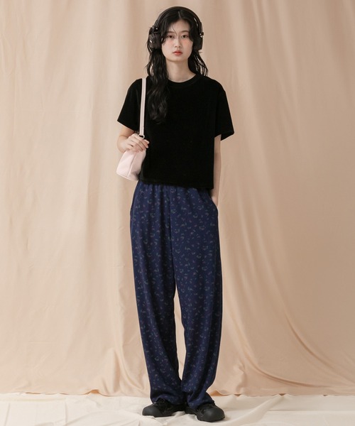 HEILIS(ヘイリス)の「コンパクトベロアTシャツ/ 秋服 コンパクト マットベロアカットソー ピンク ブラック ネイビー ブルー アイボリー オフホワイト ピンク グレー ブラウン ノームコア シンプル 韓国(Tシャツ/カットソー・レディース・ブルー/グレー/ブラック/アイボリー/ピンク/ブラウン/ネイビー・FREE)」の18枚目の写真