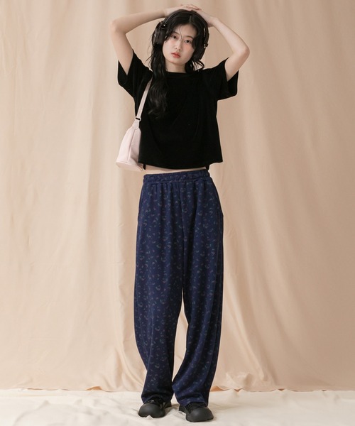 HEILIS(ヘイリス)の「コンパクトベロアTシャツ/ 秋服 コンパクト マットベロアカットソー ピンク ブラック ネイビー ブルー アイボリー オフホワイト ピンク グレー ブラウン ノームコア シンプル 韓国(Tシャツ/カットソー・レディース・ブルー/グレー/ブラック/アイボリー/ピンク/ブラウン/ネイビー・FREE)」の19枚目の写真