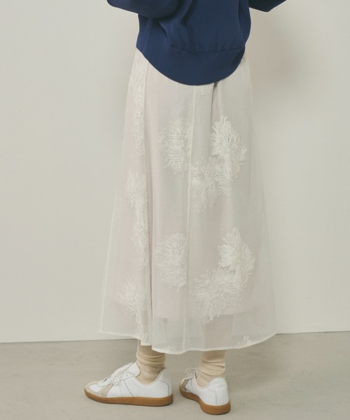 Unitage(ユニテージ)の「総刺繍シアーフレアスカート(スカート・レディース・アイボリー/ブラック・FREE)」の21枚目の写真