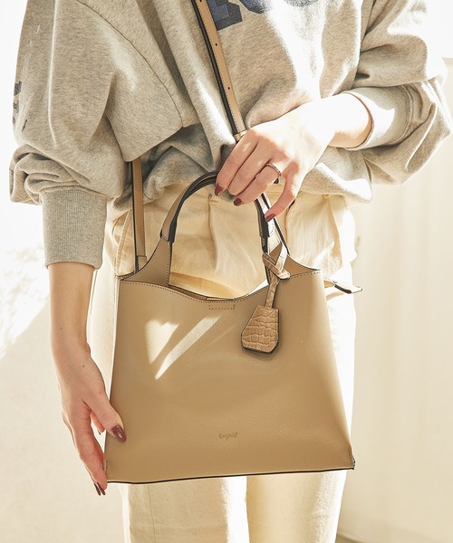 Ungrid（アングリッド）の「【Ungrid/アングリッド】軽量スムース クロコキーチャーム付両アオリポケットハンドバッグ（ハンドバッグ・レディース・キャメル/グレイッシュベージュ/ブラック/ベージュ/アイボリー・FREE）」の3枚目の写真