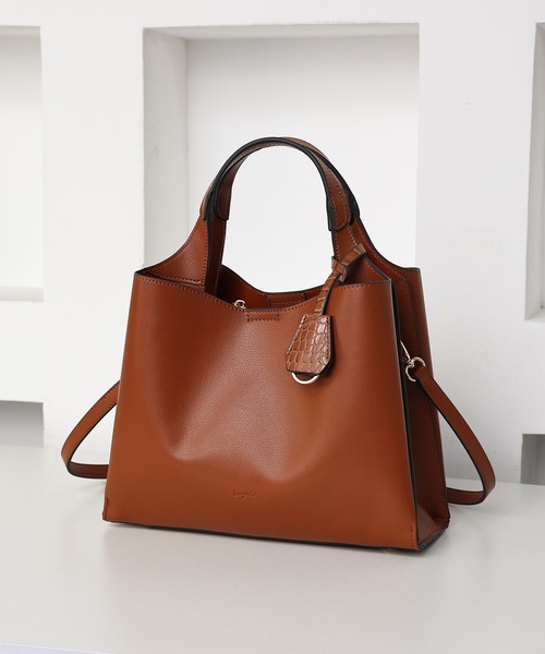 Ungrid（アングリッド）の「【Ungrid/アングリッド】軽量スムース クロコキーチャーム付両アオリポケットハンドバッグ（ハンドバッグ・レディース・キャメル/グレイッシュベージュ/ブラック/ベージュ/アイボリー・FREE）」の5枚目の写真