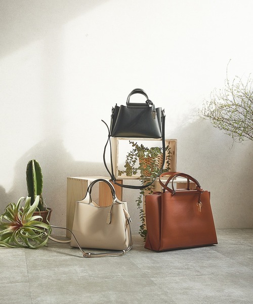 Ungrid（アングリッド）の「【Ungrid/アングリッド】軽量スムース クロコキーチャーム付両アオリポケットハンドバッグ（ハンドバッグ・レディース・キャメル/グレイッシュベージュ/ブラック/ベージュ/アイボリー・FREE）」の9枚目の写真