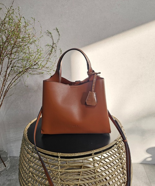 Ungrid（アングリッド）の「【Ungrid/アングリッド】軽量スムース クロコキーチャーム付両アオリポケットハンドバッグ（ハンドバッグ・レディース・キャメル/グレイッシュベージュ/ブラック/ベージュ/アイボリー・FREE）」の20枚目の写真