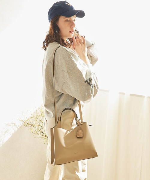 Ungrid（アングリッド）の「【Ungrid/アングリッド】軽量スムース クロコキーチャーム付両アオリポケットハンドバッグ（ハンドバッグ・レディース・キャメル/グレイッシュベージュ/ブラック/ベージュ/アイボリー・FREE）」の10枚目の写真