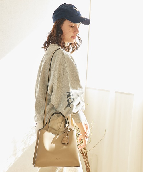 Ungrid（アングリッド）の「【Ungrid/アングリッド】軽量スムース クロコキーチャーム付両アオリポケットハンドバッグ（ハンドバッグ・レディース・キャメル/グレイッシュベージュ/ブラック/ベージュ/アイボリー・FREE）」の14枚目の写真